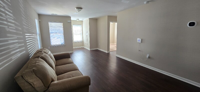 Building Photo - 547 Farmborough Ct