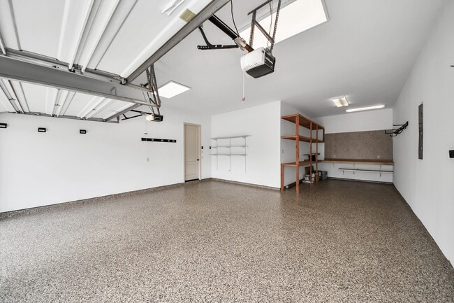 Building Photo - 19410 Meadow Lakes Dr