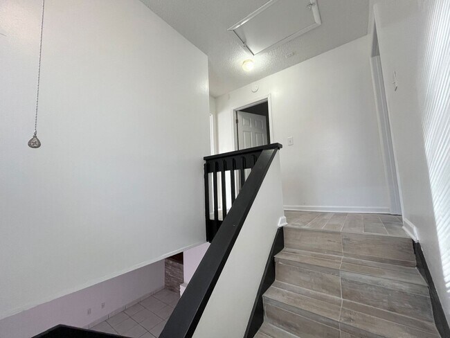 Building Photo - 5151 Picadilly Circus Ct