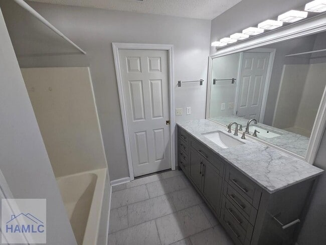 Building Photo - 22 Avocet Way