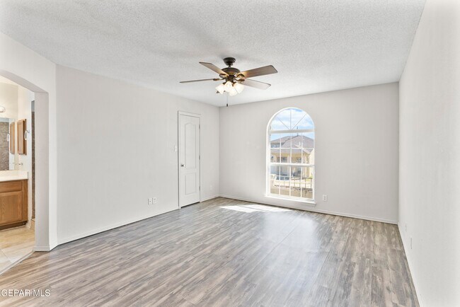 Building Photo - 10799 Walden Pond St