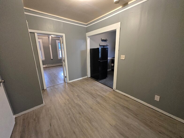 Building Photo - 8 Farley Ave