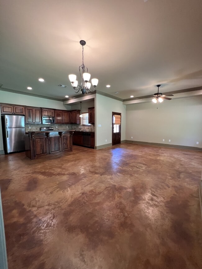 Building Photo - 3266 Northlake Ave