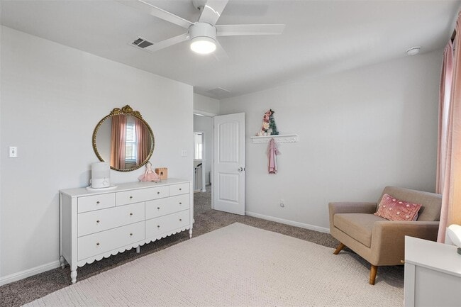 Building Photo - 137 Red Sun Dr