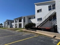 Building Photo - 345 FM86