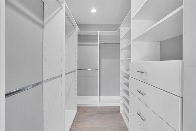 Building Photo - 3944 Doral Dr