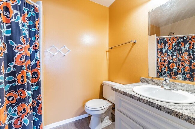 Building Photo - 2519 Elderberry Dr
