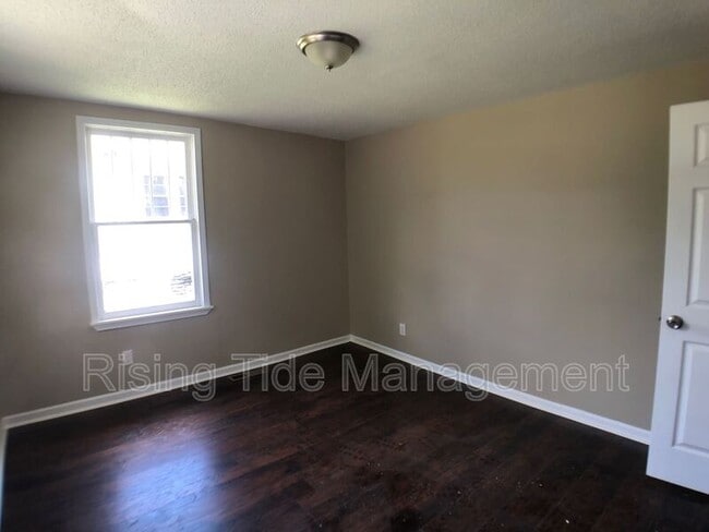 Building Photo - 1236 Hanover St