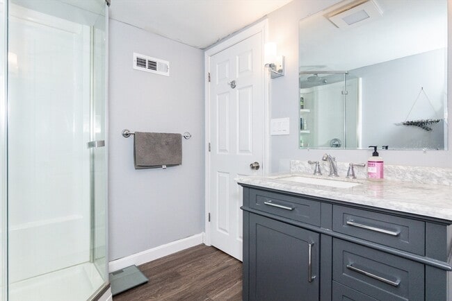 Building Photo - 73 Winfield St