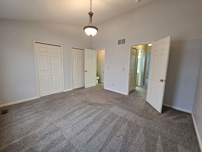 Building Photo - Streetsboro 2 Bedroom 2.5 Bath Condo