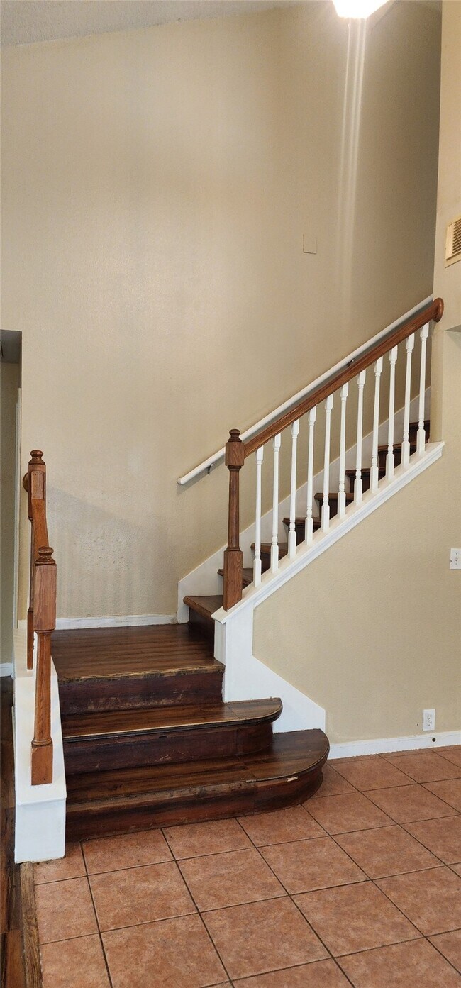 Building Photo - 17251 S Summit Canyon Dr