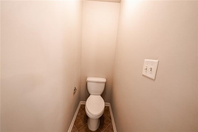 Building Photo - 4995 Berkeley Oak Dr