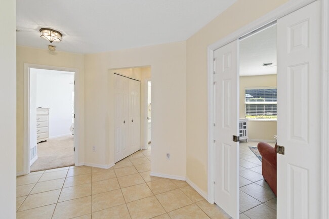 Building Photo - "Fully Furnished 3-Bedroom, pool home in Rotonda West!"