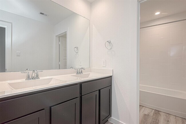 Building Photo - 3018 Skyline Mesa Dr