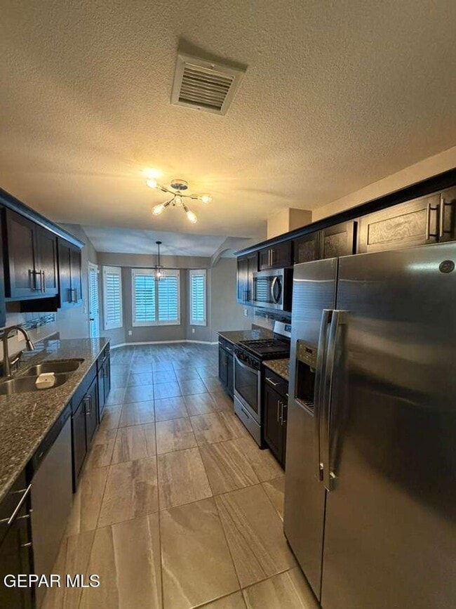 Building Photo - 460 Prime Desert Dr