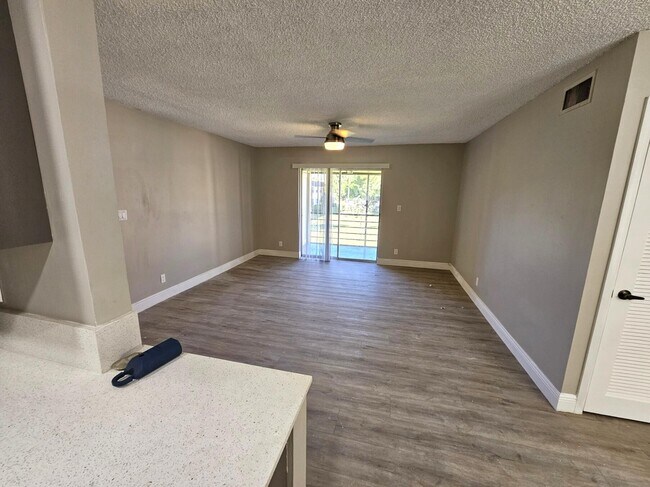 Building Photo - 1301 NW 12th Ave