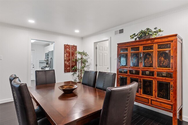 Building Photo - 3545 Northwest Pkwy