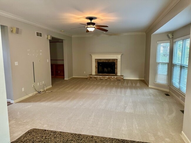 Building Photo - 570 Castle Ridge Dr