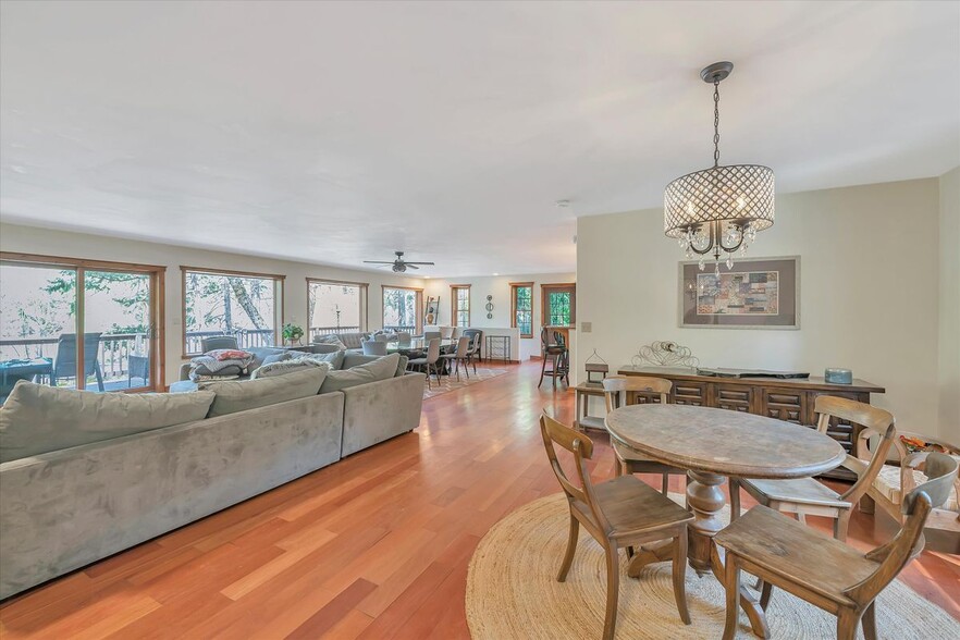 Building Photo - 1312 Squaw Rock Trail