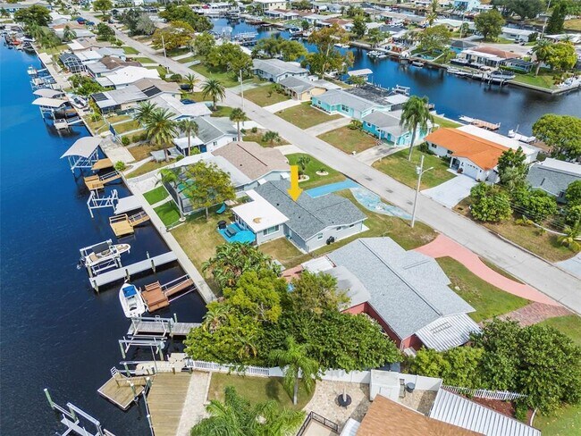 Building Photo - 12535 3rd Isle