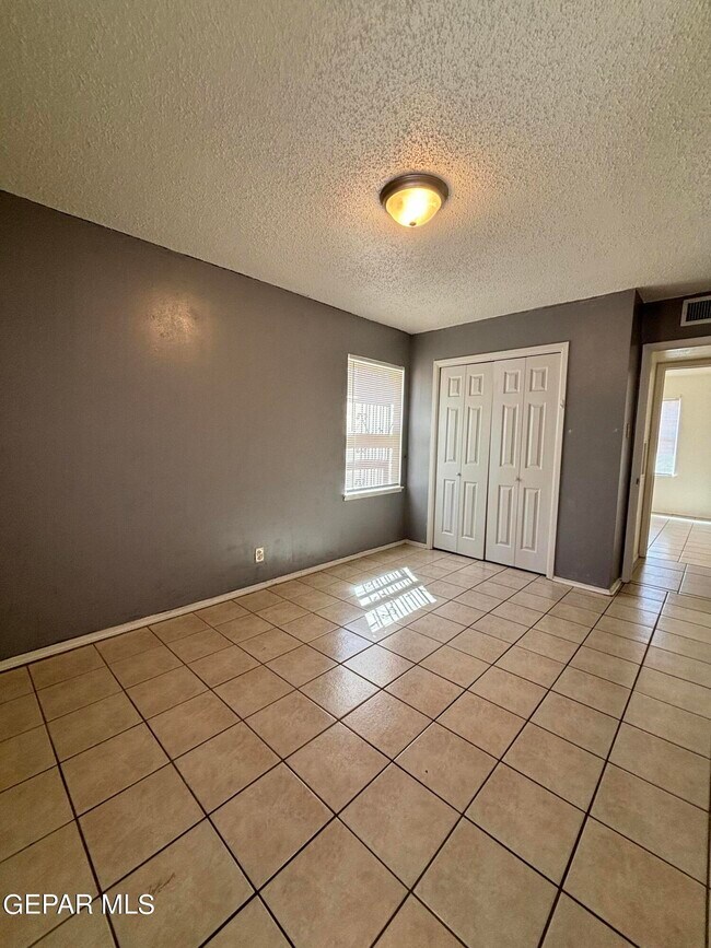 Building Photo - 10104 Alcan St