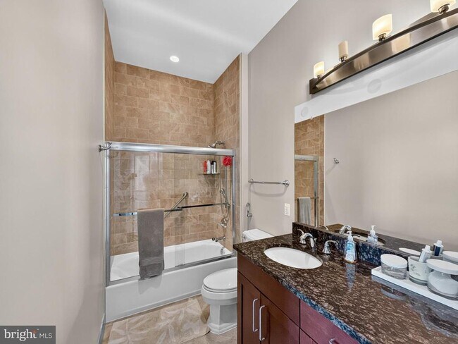 Building Photo - 8220 Crestwood Heights Dr