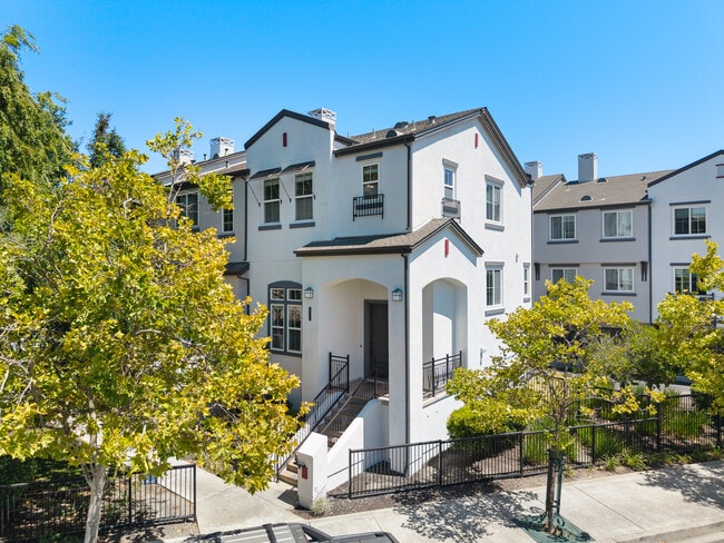 Building Photo - 7981 Bellina St