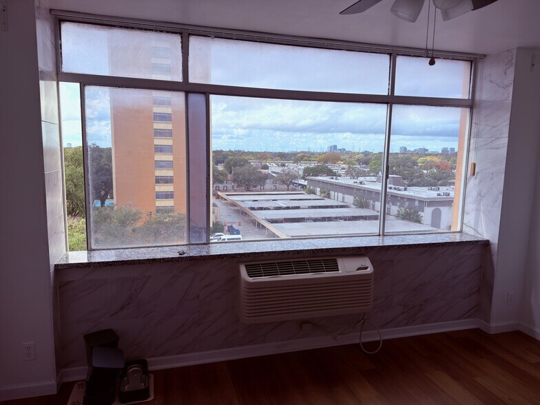 Building Photo - 7510 Hornwood Dr