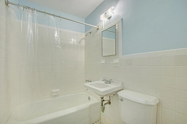 Building Photo - 37 Lyttleton Ave