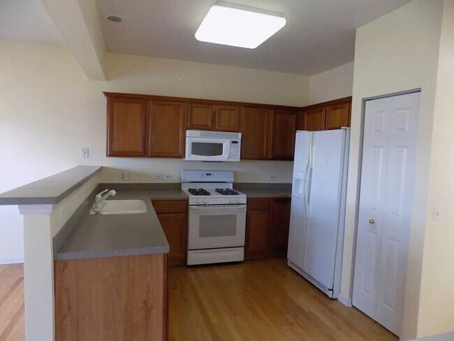 Building Photo - 274 Bay Dr
