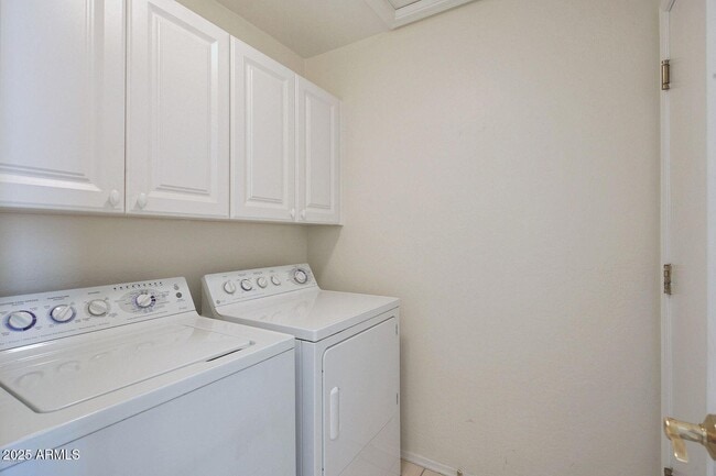 Building Photo - 10447 E Morning Star Dr