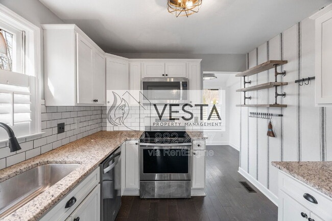 Building Photo - 4 Riddle Rd