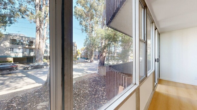 Building Photo - 1507 Carol-105A