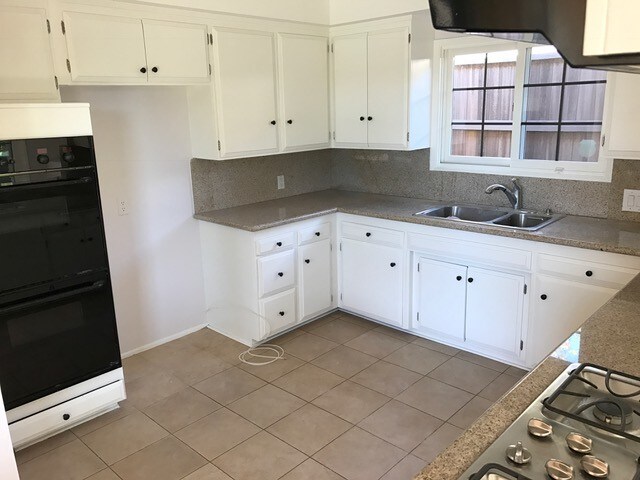 Building Photo - 2003 Gangi Ln