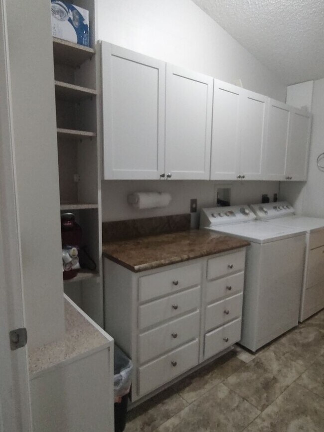 Building Photo - Furnish Single Family Home in The Villages
