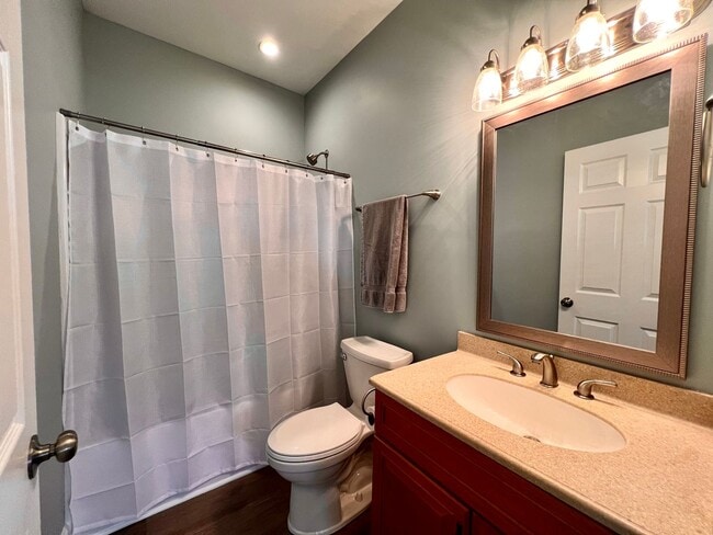 Building Photo - Adorable Waterfront/Fully Furnished/All In...
