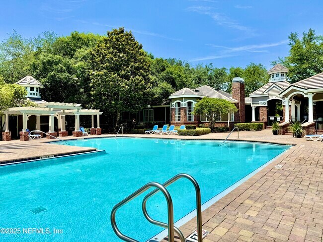 Building Photo - 10000 GATE N Pky
