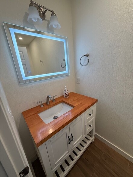 Building Photo - 914 N Olive St