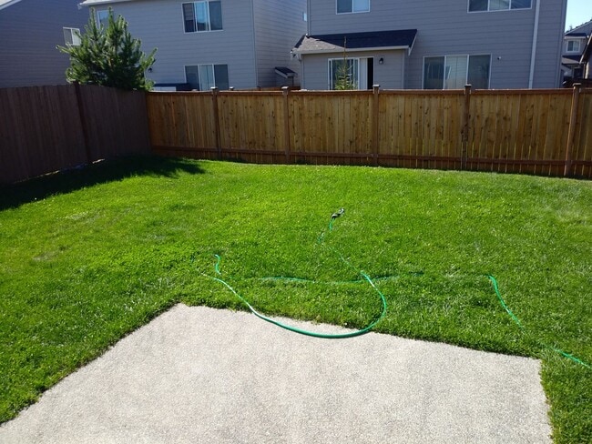 Building Photo - 2925 Mahogany St NE