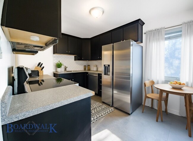 Building Photo - Spacious 4-Bed Home with Basement & Covered Patio