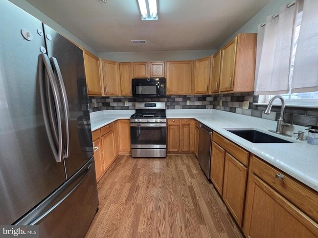 Building Photo - 347 Glenn Rose Cir