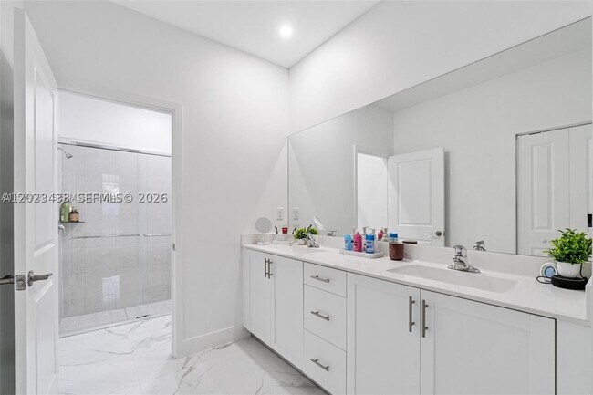 Building Photo - 13305 SW 190th Terrace