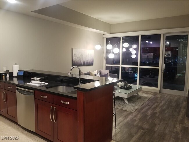 Building Photo - 4575 Dean Martin Dr