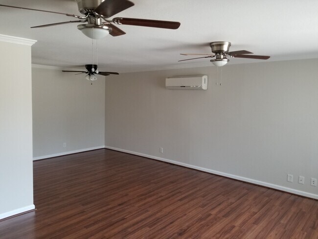 Building Photo - 14874 Acton Dr