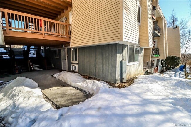 Building Photo - 615 Fox Run Ln