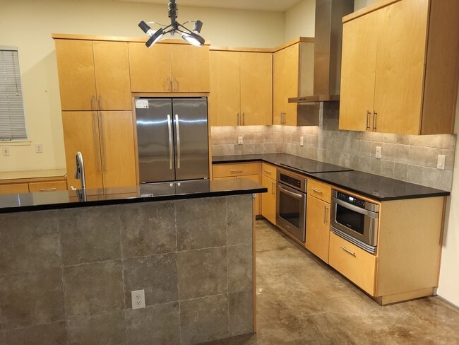 Building Photo - Contemporary Home in Woodlawn Terrace