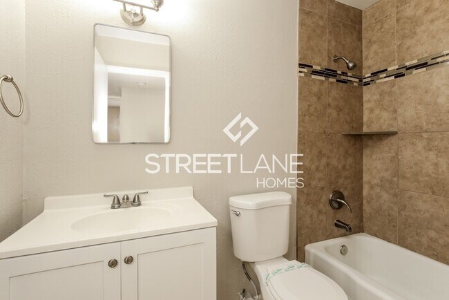 Building Photo - Charming 4 bedroom home in Phoenix!