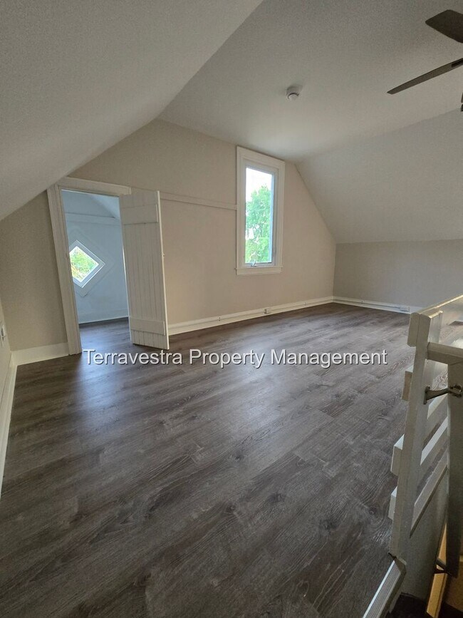 Building Photo - 321-323 South 5th Street