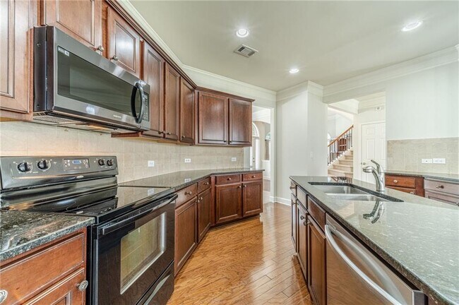 Building Photo - 2557 Staunton Dr