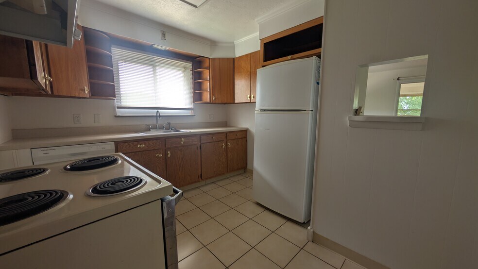 Building Photo - 701 Edgecliff St